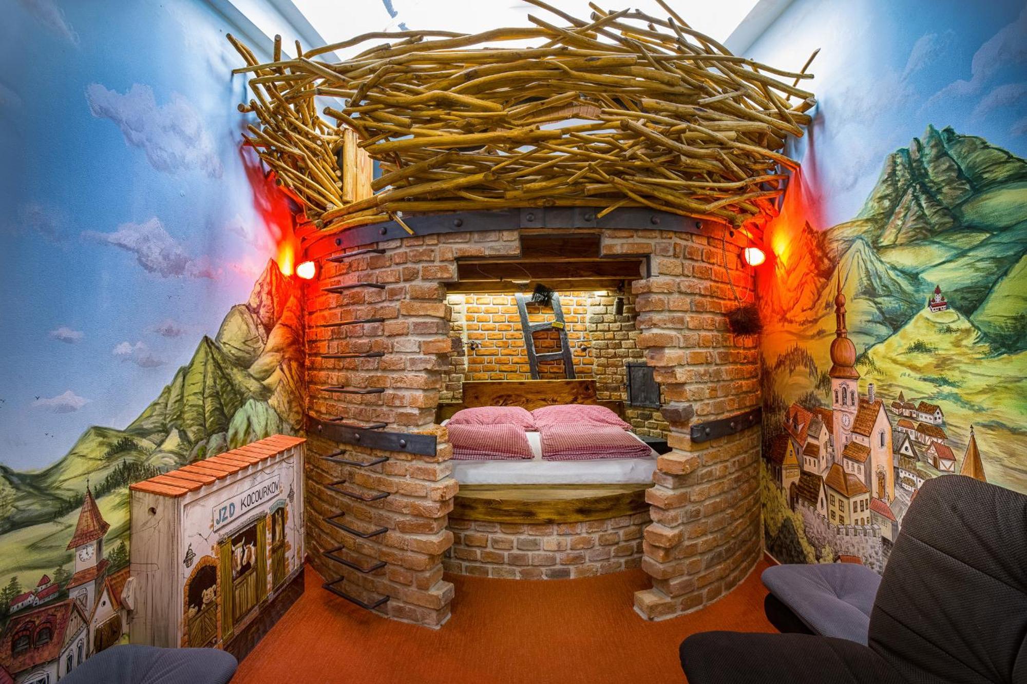 Hotel Kocourkov Hlinsko Ngoại thất bức ảnh