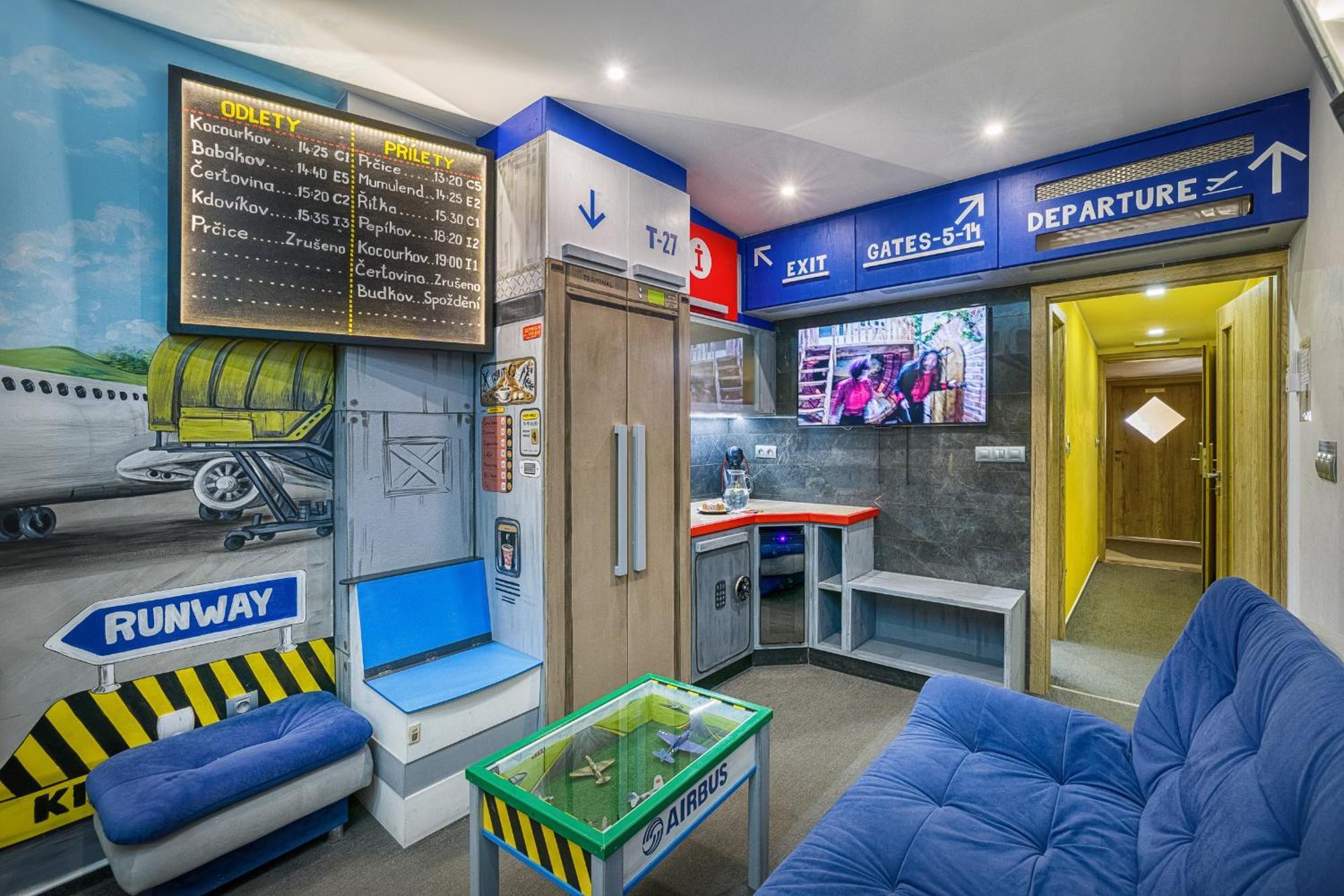 Hotel Kocourkov Hlinsko Ngoại thất bức ảnh