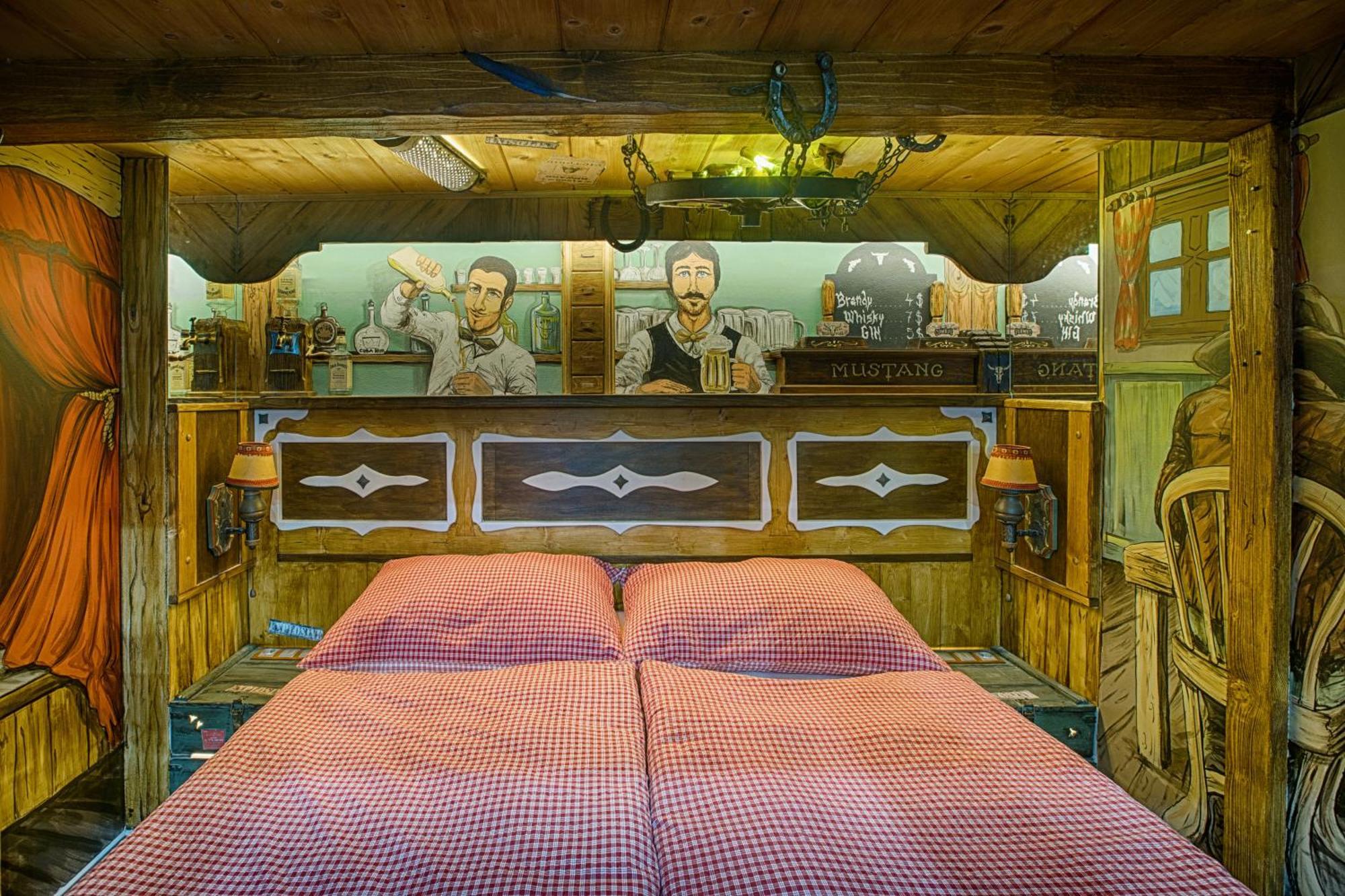 Hotel Kocourkov Hlinsko Ngoại thất bức ảnh